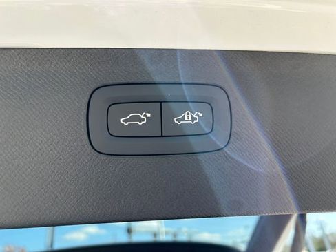 New 2026 Volvo XC90 B6 Plus w/ Protection Package AWD/4WD image 18