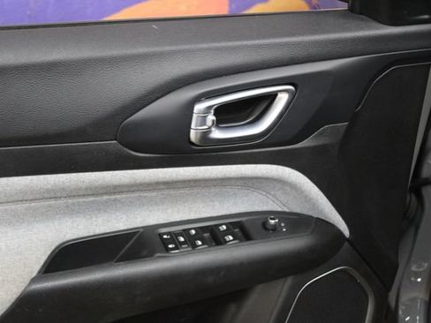 Used 2023 Jeep Compass Latitude AWD/4WD image 13