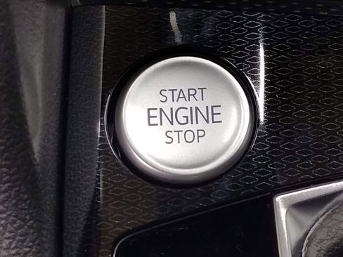 New 2025 Volkswagen Taos SE image 32