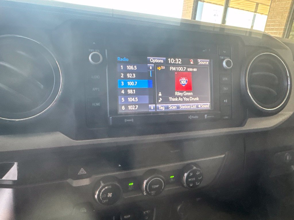 Used 2018 Toyota Tacoma SR5 RWD image 11