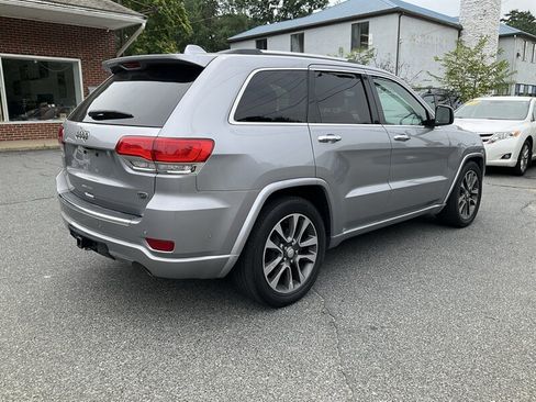Used 2018 Jeep Grand Cherokee Overland AWD/4WD image 5