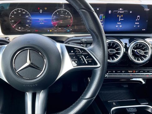 Used 2025 Mercedes-Benz CLA 250 image 25