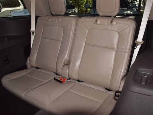 Used 2022 Lincoln Aviator Reserve w/ Equipment Group 201A AWD/4WD image 15