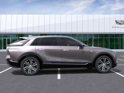 New 2026 Cadillac Lyriq Luxury w/ LPO, Floor Liner Package AWD/4WD image 5