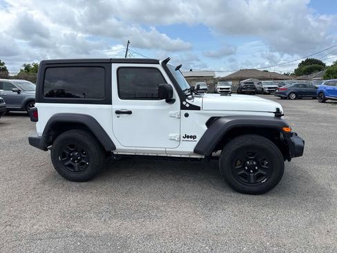 Used 2024 Jeep Wrangler Sport AWD/4WD image 7