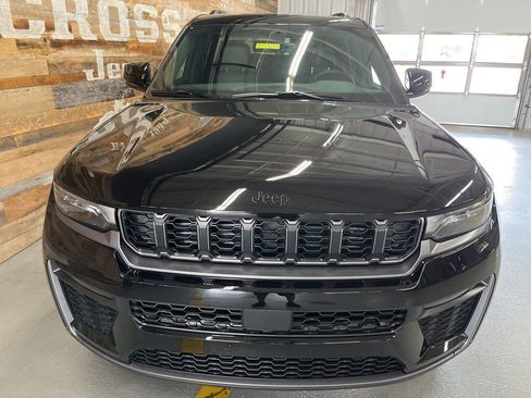 New 2026 Jeep Grand Cherokee L Limited AWD/4WD image 8