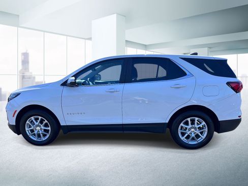 Used 2024 Chevrolet Equinox LT AWD/4WD image 2