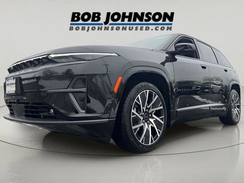 Used 2025 Jeep Wagoneer S Limited image 3