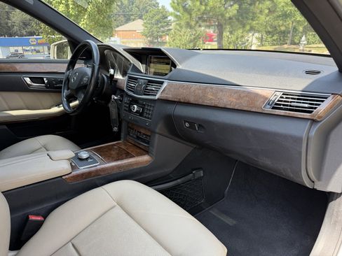 Used 2011 Mercedes-Benz E 350 Sedan image 23