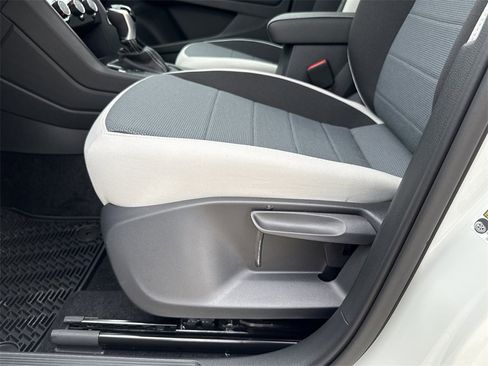 New 2026 Volkswagen Taos S image 13