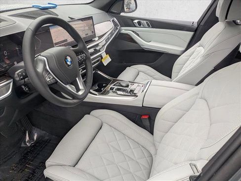 New 2026 BMW X5 xDrive40i w/ Climate Comfort Package image 3