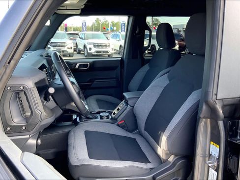 Used 2025 Ford Bronco Big Bend image 9