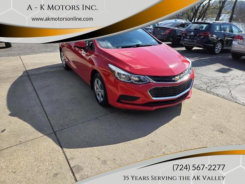 Used 2017 Chevrolet Cruze LS image 1