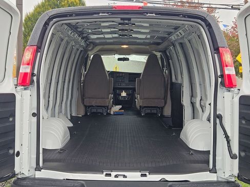 New 2025 Chevrolet Express 2500 Extended image 28