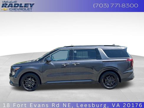Used 2025 Kia Carnival SX Prestige FWD image 2