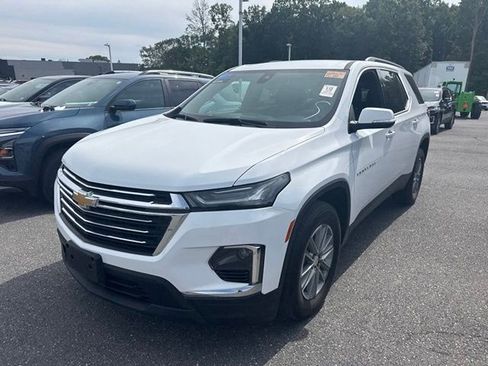 Used 2023 Chevrolet Traverse LT AWD/4WD image 2