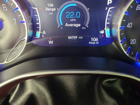 Used 2019 Chrysler Pacifica Limited image 11