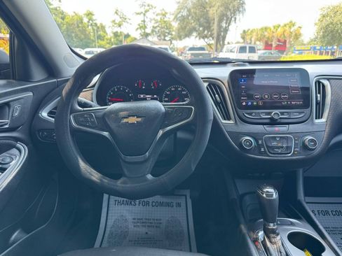 Used 2019 Chevrolet Malibu LS FWD image 17