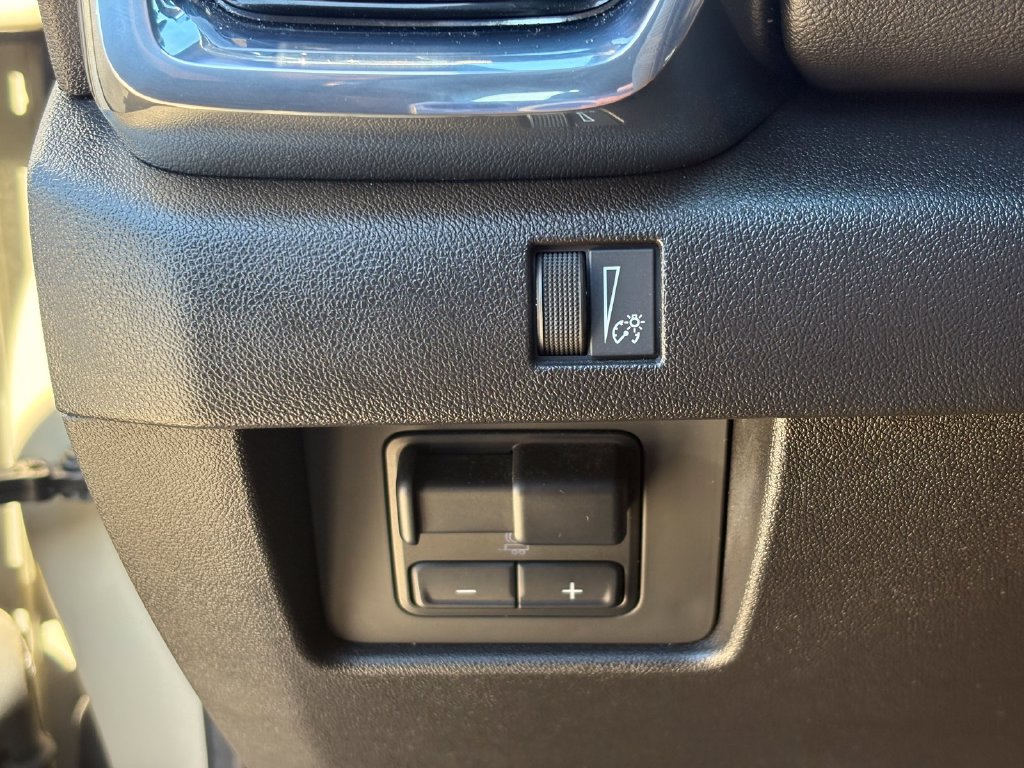 Used 2024 GMC Canyon Elevation w/ Convenience Package RWD image 23