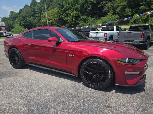 Used 2018 Ford Mustang GT RWD image 4