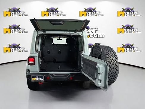 Used 2023 Jeep Wrangler Unlimited Rubicon AWD/4WD image 26