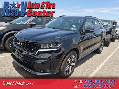 Used 2023 Kia Sorento S w/ Panoramic Sunroof Package