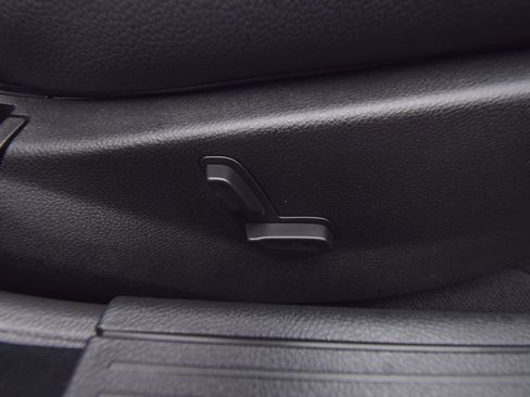 Used 2013 Mercedes-Benz C 300 4MATIC Sedan w/ Premium 1 Pkg image 23