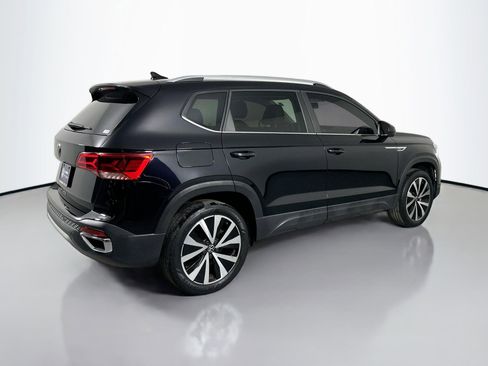 Certified 2022 Volkswagen Taos SE image 5