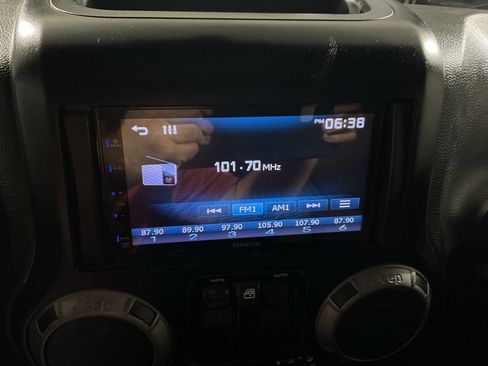 Used 2016 Jeep Wrangler Sport image 19