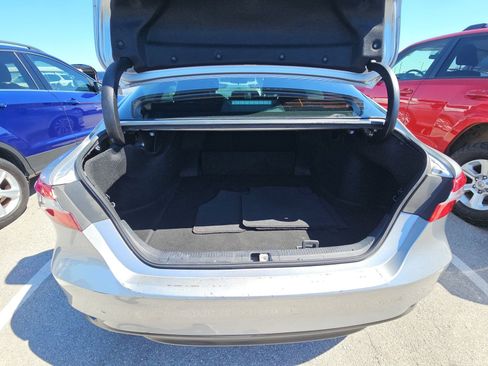 Used 2020 Toyota Camry LE FWD image 10