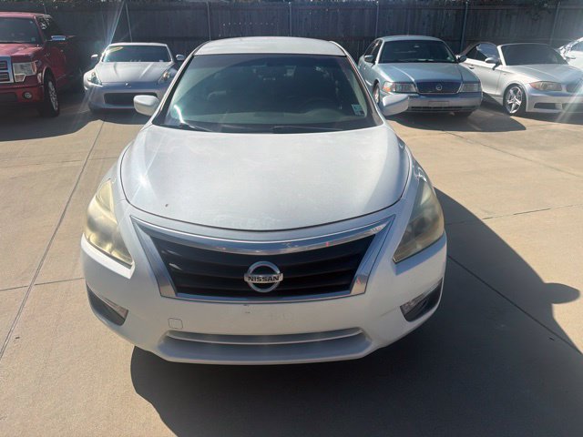 Used 2013 Nissan Altima 3.5 S FWD image 2