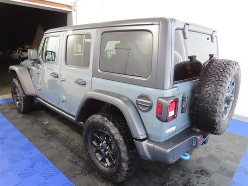 Used 2024 Jeep Wrangler Unlimited image 10