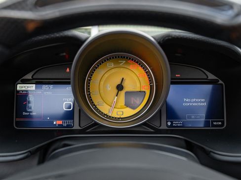 Used 2019 Ferrari Portofino image 53