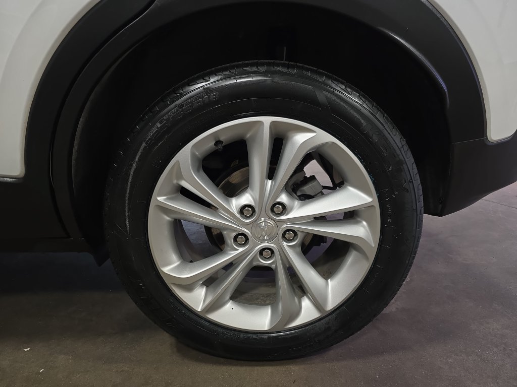 Used 2023 Buick Encore GX Preferred w/ Cold Weather Comfort Package AWD/4WD image 32
