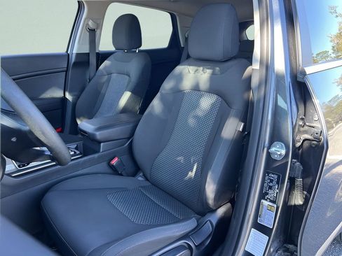 Used 2024 Kia Sportage LX image 13