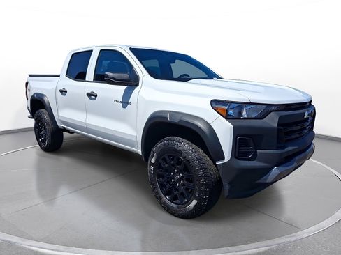 Used 2024 Chevrolet Colorado Trail Boss w/ Advanced Trailering Package AWD/4WD image 1