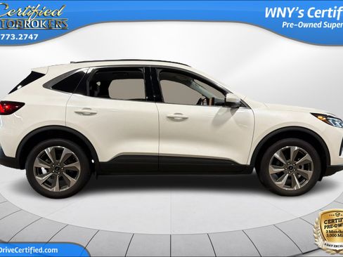 Used 2025 Ford Escape Platinum w/ Premium Technology Package AWD/4WD image 4