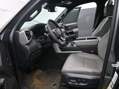Used 2026 Toyota Tundra Limited AWD/4WD image 20