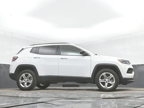 Used 2023 Jeep Compass Latitude AWD/4WD image 47