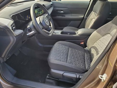 Certified 2025 Nissan Kicks SV image 14