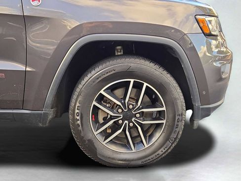 Used 2021 Jeep Grand Cherokee Trailhawk w/ Premium Lighting Group image 11