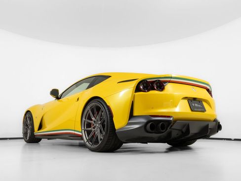 Used 2018 Ferrari 812 Superfast RWD image 17