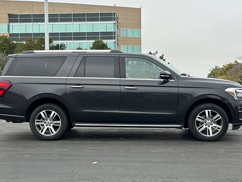 Used 2023 Ford Expedition Max Limited image 3