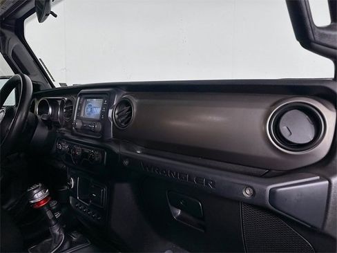 Used 2019 Jeep Wrangler Sport image 28