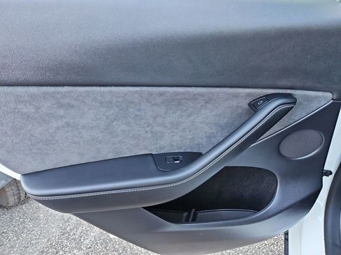 Used 2023 Tesla Model Y Long Range image 26