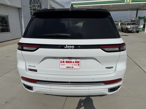 Used 2024 Jeep Grand Cherokee Summit w/ Luxury Tech Group V AWD/4WD image 7