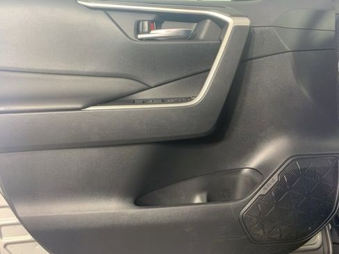 Used 2022 Toyota RAV4 XLE image 23