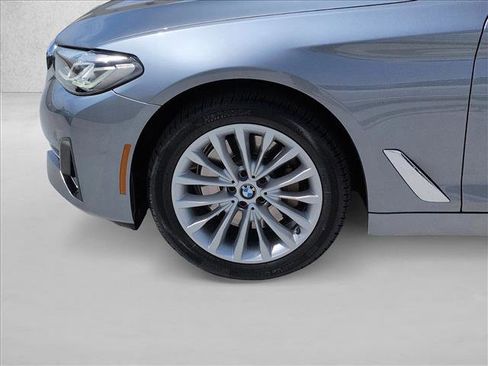 Used 2022 BMW 530i w/ Premium Package RWD image 25