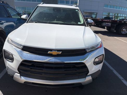 Used 2022 Chevrolet TrailBlazer LT w/ Convenience Package image 2