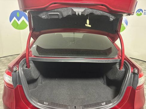 Used 2016 Ford Fusion SE FWD image 25